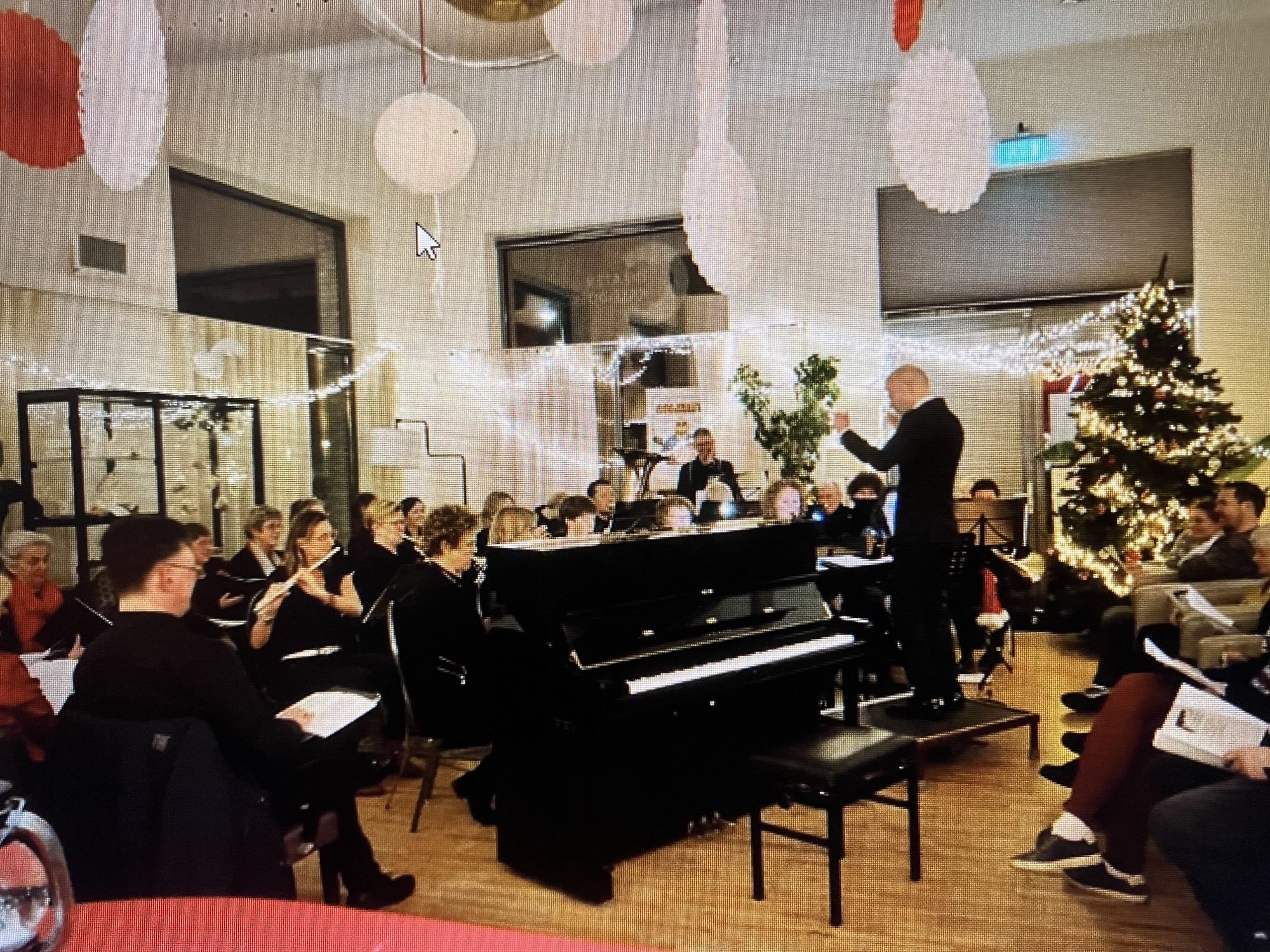 Komt u ook naar de Kerstsamenzang op maandagavond 15 december? Komt u ook naar de Kerstsamenzang op maandagavond 15 december?